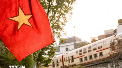 Ga op reis en ontdek de cultuur van Hanoi met de "Vijfpoortentrein".
