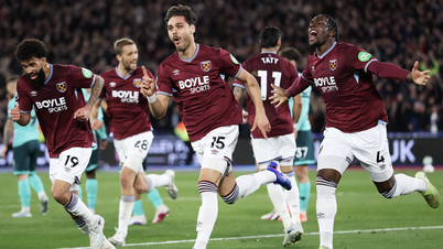 West Ham krossade Wolves och pressade ner Tottenham till nedflyttningsstrecket.