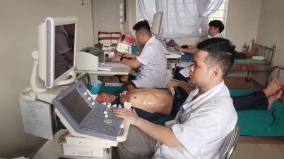 L'hôpital d'oncologie de Hanoï propose un dépistage gratuit du cancer aux habitants de la commune de Quang Han.