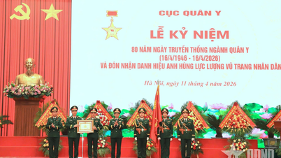 The Military Medical Department receives the title of Hero of the People's Armed Forces.