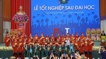 Gần 1.000 bác sĩ, thạc sĩ, tiến sĩ tốt nghiệp Trường Đại học Y khoa Phạm Ngọc Thạch