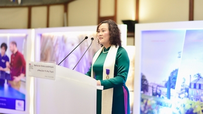 Profesorul Dr. Dinh Thi Mai Thanh primește Ordinul Palmelor Academice din Franța.