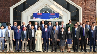Mesyuarat dan penandatanganan perjanjian kerjasama tambahan antara Bandar Hue dan Wilayah Champasak, Republik Demokratik Rakyat Lao.