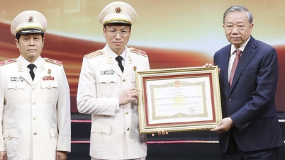 Văn phòng Bộ Công an nhận danh hiệu Anh hùng