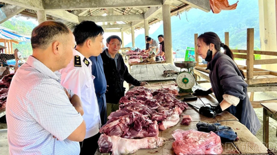 Si Ma Cai intensifie ses efforts de propagande au marché de Can Cau.