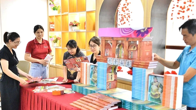 প্রাদেশিক গ্রন্থাগার হং রাজাদের স্মরণ দিবস উপলক্ষে সক্রিয়ভাবে বিভিন্ন কার্যক্রমের আয়োজন করে।