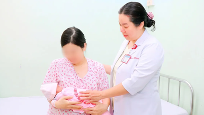 Gece yapılan ameliyatla 1 kilogramdan fazla tümör çıkarıldı, anne ve çocuk kurtarıldı.