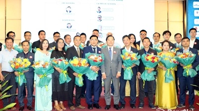 Mr. Nguyen Phuong was elected Chairman of the Dong Nai Wood and Handicraft Association.