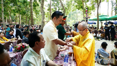 Dak Lak: The unique wrist-tying ritual of the Lao people in Buon Don.