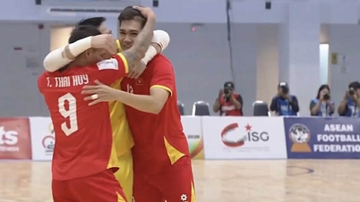 Vietnam Futsal vs. Australien (andra halvlek) 2-0: Doan Phat dubblar ledningen.