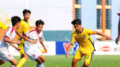 After defeating SLNA, The Cong Viettel will face Hanoi in the national U15 final.