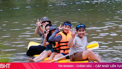 Rao An Stream - a "cooling spot" amidst the mountains and forests of Ha Tinh.