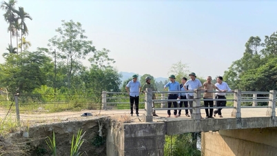 Memeriksa dan memantau kemajuan projek-projek utama di komun Lãnh Ngọc dan Việt An.