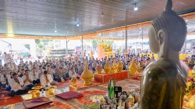 ชาวเขมรที่อาศัยอยู่ห่างไกลบ้านเกิดร่วมฉลองปีใหม่โชลชนัมทมายที่วัดตงกิมกวาง