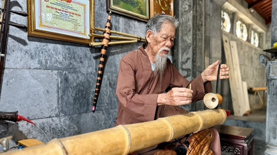 ‘জীবন্ত সম্পদ’ মন্দির পাহারা দেয় এবং সঙ্গীতের মাধ্যমে কাহিনী বলে।