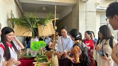 Những lá thư xúc động từ thầy, cô hiệu trưởng ở TPHCM