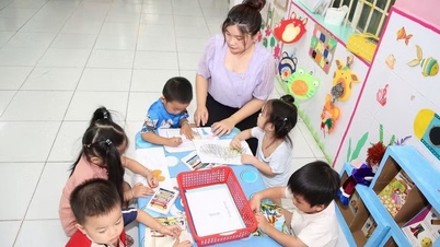 Preschool teachers must possess digital skills, foreign language skills, and self-learning abilities.