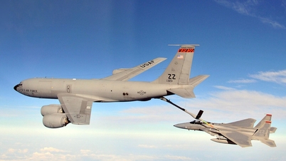 अमेरिका को 68 साल पुराने ईंधन भरने वाले विमान का पुन: उपयोग करना होगा।
