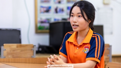 The first female valedictorian of the private exam: Self-taught using free online resources.