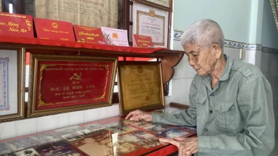 គ្រូពេទ្យយោធាស្រីនៅតែស្មោះត្រង់នឹងបក្សពេញមួយជីវិតរបស់នាង។