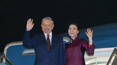 O secretário-geral e presidente To Lam e sua esposa partem para uma visita à China.
