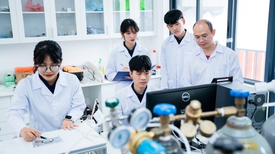 เงื่อนไขคือต้องให้การสนับสนุนทางการเงินจำนวน 1 พันล้านดองต่อปีแก่นักศึกษาปริญญาเอกที่มีผลการเรียนดีเยี่ยมแต่ละคน