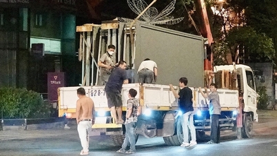 Algunos comercios retiraron apresuradamente los carteles publicitarios que obstruían las aceras.