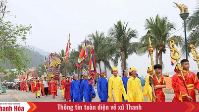 Pergi ke Hoang Tien untuk melihat festival tersebut.