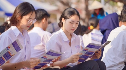 ホーチミン市：国際大学は、入学定員の99％を総合的な選考基準に基づいて決定している。