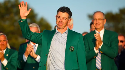 Rory McIlroy ឈ្នះពានរង្វាន់ The Masters ជាលើកទីពីរជាប់ៗគ្នា ដោយចូលរួមជាមួយក្រុមវីរបុរស។