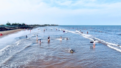 Ninh Binh förbereder sig för att inviga strandturismsäsongen 2026 med många attraktiva aktiviteter.