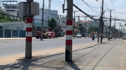 La compañía eléctrica de Ciudad Ho Chi Minh aclara el retraso en la reubicación de los postes de luz en la calle Nguyen Thi Dinh.