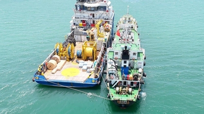 Malaezia interceptează două nave de contrabandă cu petrol pe mare.