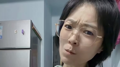 집착적인 팬들의 괴롭힘에 시달린 40세 가수는 체중이 상당히 줄었다.