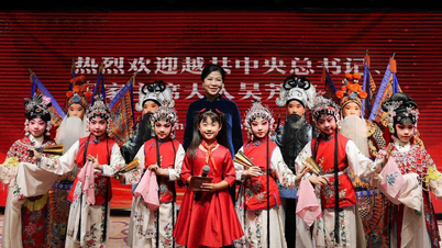 Puan Ngo Phuong Ly melawat Pusat Soong Ching-ling.