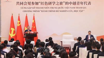Generalsekreterare och president To Lam och generalsekreterare och president Xi Jinping möter ungdomar från båda länderna.