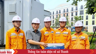 Elektrické zkušební centrum Thanh Hoa čelilo horku, aby zajistilo dodávky elektřiny pro turistickou sezónu Sam Son 2026.