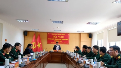 ラムドン省党委員会書記のY Thanh Ha Nie Kdam氏が、省軍事党委員会の会議を主宰した。
