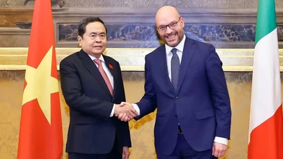 Ini merupakan satu peristiwa penting dan positif, menandakan satu peringkat perkembangan baharu dalam hubungan Vietnam-Itali.