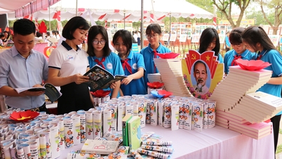 Le festival « Livres - Connaissance - Aspiration au développement national » à la bibliothèque n° 2 de Bac Ninh.