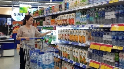 Хошимін: Джерельна вода в пляшках має різні джерела та ціни.