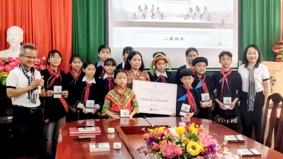 Inspirar la pasión por el aprendizaje entre los estudiantes de la comuna montañosa de Cao Bo.
