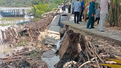 การกัดเซาะริมตลิ่งในตำบลญอนมีทำให้บ้านหลังหนึ่งจมอยู่ใต้น้ำ