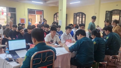 Phuc Loi Ward resume o trabalho de recrutamento e alistamento militar para o serviço militar e a reserva de equipamentos técnicos para 2026.