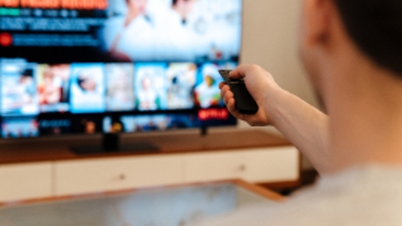 Tips mengatasi area tanpa sinyal agar dapat menonton TV dengan lancar dari lokasi mana pun di rumah.