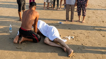Två turister räddades från drunkning på stranden Bai Sau i Vung Tau.