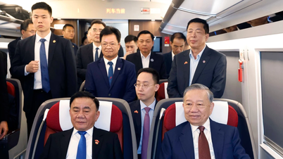 Secretarul general și președintele To Lam și soția sa vizitează orașul Nanning din China.