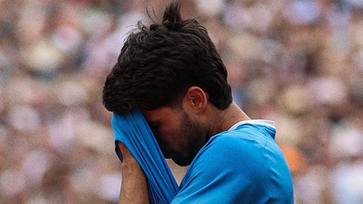 Alcaraz mengundurkan diri dari Barcelona Open, menghancurkan harapannya untuk merebut kembali peringkat No. 1 ATP.