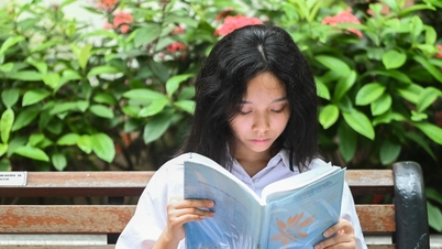 학부모들은 마치 주식 시장 투자자처럼 자녀들의 10학년 진학 희망을 꼼꼼히 살피고, 최종 등록 절차를 마무리 짓고 있다.