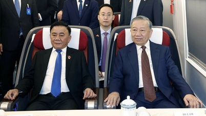 Le secrétaire général et président To Lam se rend à Nanning, en Chine, en train à grande vitesse.
